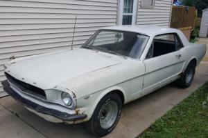 1965 Ford Mustang Coupe V8 289 Manual 3 speed run& drive, expecting 3.10.2016 DE Photo