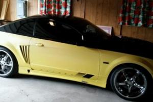 2003 Ford Mustang coupe Photo