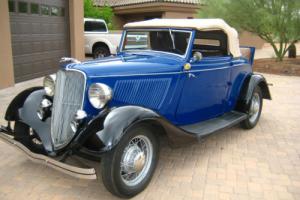 1933 Ford 2 door Cabriolet