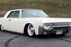 1961 Lincoln Continental Photo