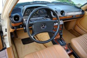 1985 Mercedes-Benz 300-Series Photo