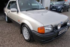 FORD ESCORT XR3I CABRIOLET LIMITED EDITION Photo