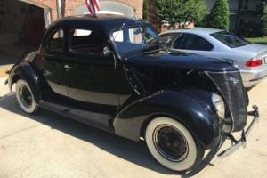 1937 Ford COUPE