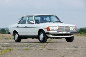1985 Mercedes-Benz W123 230E Auto - 33k Miles From New - Superb - Rust-Free Photo