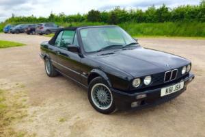 Black Schwarz BMW 320i 1992 E30 Convertible Photo