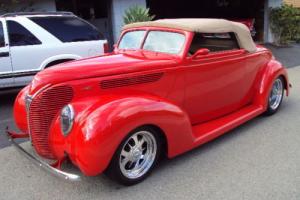 1938 Ford DeLuxe Photo