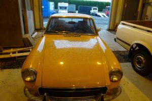 mgb gt  IN GOOD USABLE ORDER Photo