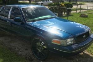 2001 Ford Crown Victoria Photo