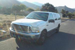 2002 Ford Excursion XLT Photo