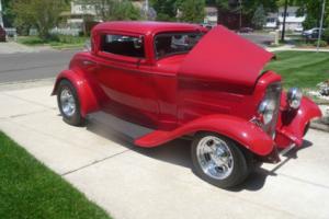 1932 Ford 3 WINDOW COUPE Photo