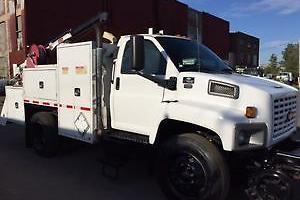 2004 Chevrolet C7500 Photo