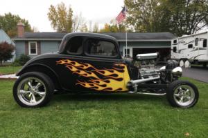 1933 Ford 5 window coupe