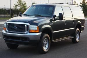 2000 Ford Excursion XLT Photo