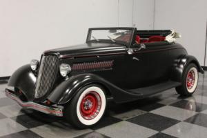 1934 Ford Roadster Photo