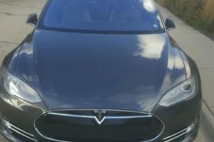 2015 Tesla Model S Photo