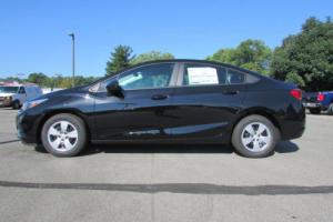 2017 Chevrolet Cruze 4dr Sedan Automatic LS Photo