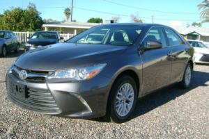 2016 Toyota Camry Le Photo