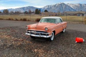 1954 Ford Victoria Photo