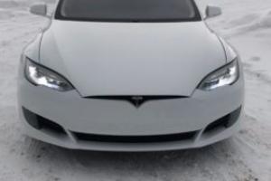 2016 Tesla Model S Photo