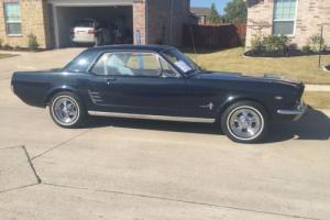 1966 Ford Mustang V8 3 Photo