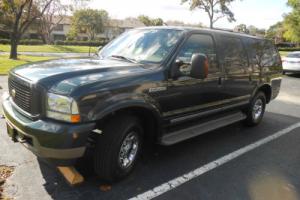 2003 Ford Excursion Photo