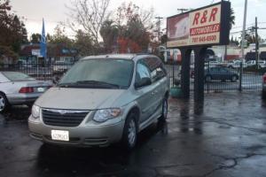 2007 Chrysler Town & Country Photo