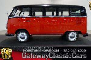 1967 Volkswagen Microbus Delux Van Photo