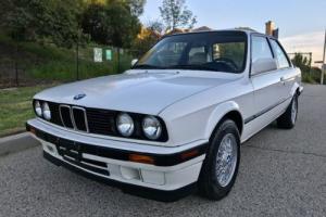 1991 BMW 3-Series 318is Photo