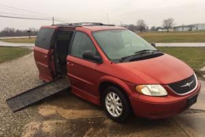 2003 Chrysler Town & Country Photo