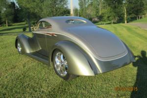 1937 Ford 5 window coupe Photo