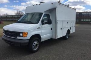 2006 Ford E-Series Van -- Photo