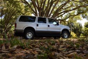 2003 Ford Excursion XLT Photo