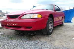 1995 Ford Mustang coupe Photo