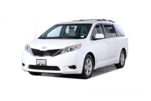 2014 Toyota Sienna LE Photo