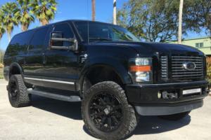 2003 Ford Excursion Photo