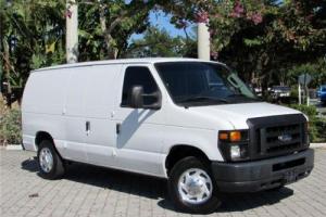 2010 Ford E-Series Van Commercial Photo