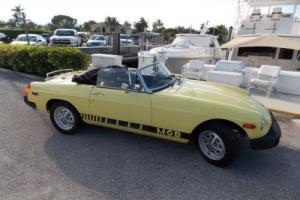 1977 MG B CONVERTIBLE. VERY NICE .NEW SOFT TOP ..NO RESERVE !!