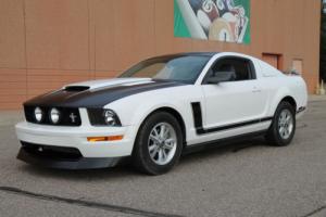 2006 Ford Mustang v6 Photo