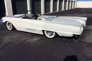 1960 Ford Thunderbird Photo