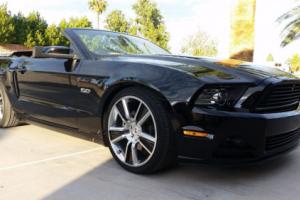 2013 Ford Mustang Premium Photo