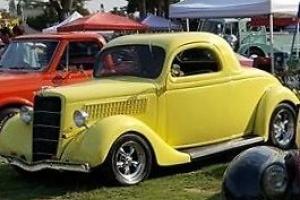 1935 Ford 3 Window Coupe Photo