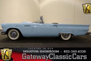 1957 Ford Thunderbird --