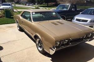 1967 Oldsmobile 442 holiday coupe