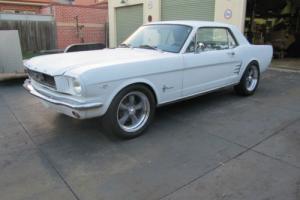 1966 ford mustang Photo
