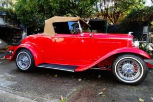 1932 Ford Deluxe Roadster - Hot rod Photo