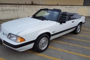 1989 Ford Mustang LX Convertible Photo