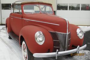 1940 Ford convertible Photo