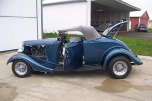 1934 Ford Roadster Photo