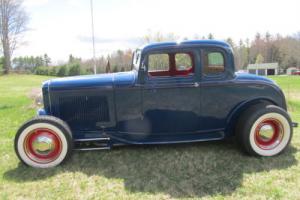 1932 Ford DELUXE