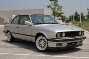 1991 BMW 3-Series 325is Photo